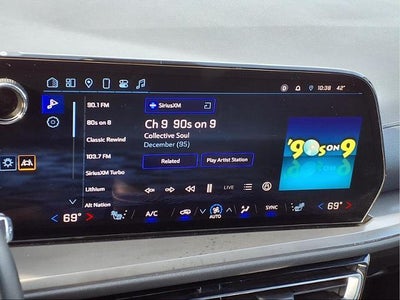 2024 Chevrolet Traverse LT