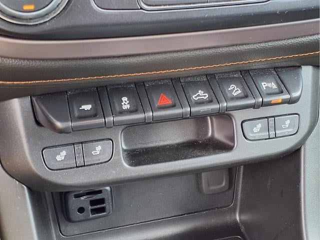 2022 GMC Canyon AT4 - Leather