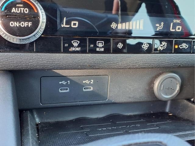 2025 Mitsubishi Outlander ES