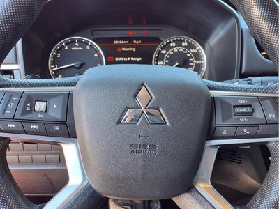 2025 Mitsubishi Outlander ES